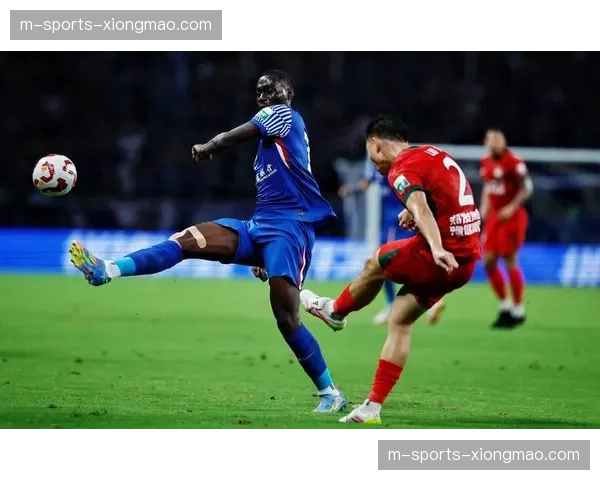 河南队迈达纳加布里埃尔锋线 客场爆冷展现防反战术成效 河南队迈达纳加布里埃尔锋线 客场爆冷展现防反战术成效